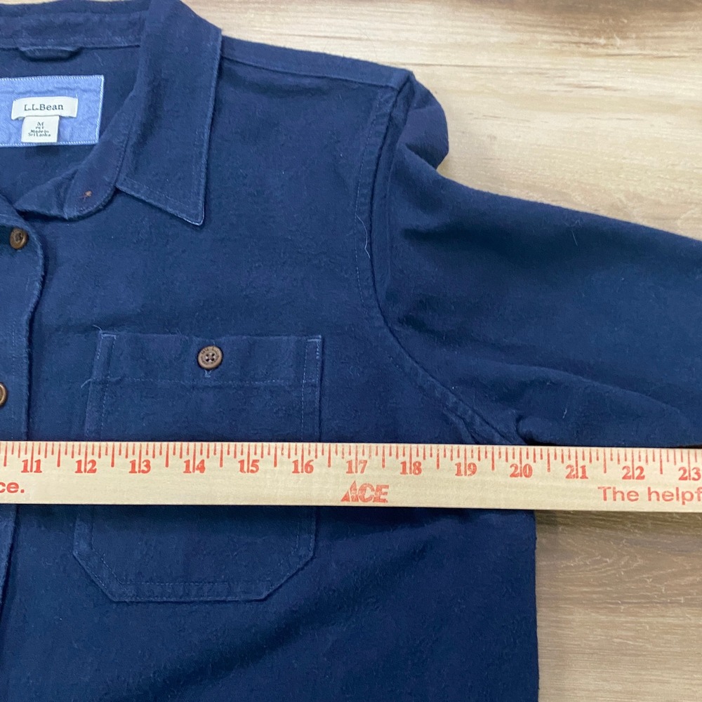 L.L. Bean Chamois Flannel Shirt Size M Petite Cotton Button Up Navy Blue 506159 - Picture 5 of 8